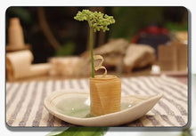 Load image into Gallery viewer, Kurukuru Kenzan Thin Wood Flower Arrangement Set – New Japanese Invention Featured on NHK TV!