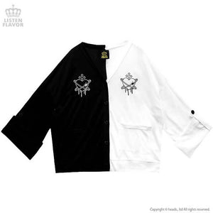 LISTEN FLAVOR Planet of the Heart Bell Sleeve Short Cardigan – One Size – Black & White