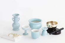 Load image into Gallery viewer, YAMAKO Japanese Home Buddhist Altar Set – 5 Ceramics, Mini Buddhist Altar, Ash, Momotaro Matches