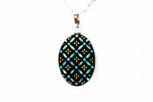 Load image into Gallery viewer, Shell Lacquer (Raden) Necklace - Cloisonne Hanabishi Small - Green
